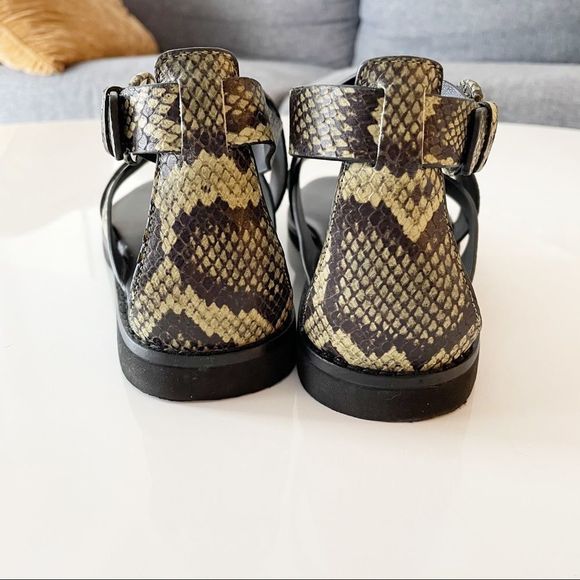 𝅺Vince ‘Morris’ Leather Snake Gladiator Sandal Green - Picture 3 of 7